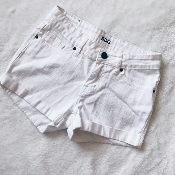 urban outfitters BDG white denim shorts - Picture 2 of 3